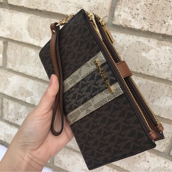 Nwt! Michael Kors Wallet - Picture 1 of 7